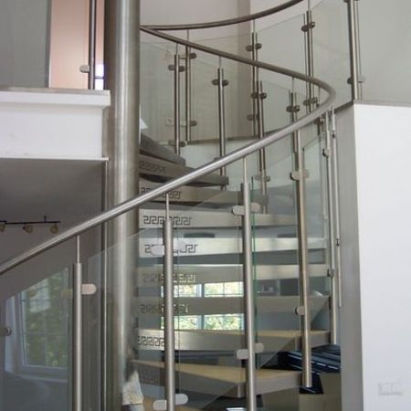 3. Edelstahlwendeltreppe