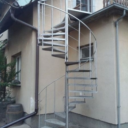 6. Edelstahlwendeltreppe