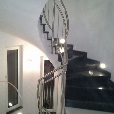 8. Edelstahlgeländer