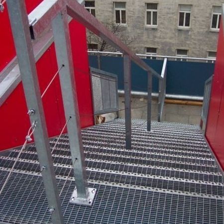 11. Gitterrostaußentreppe