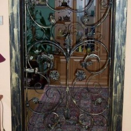 15. Schmiedeeisentür