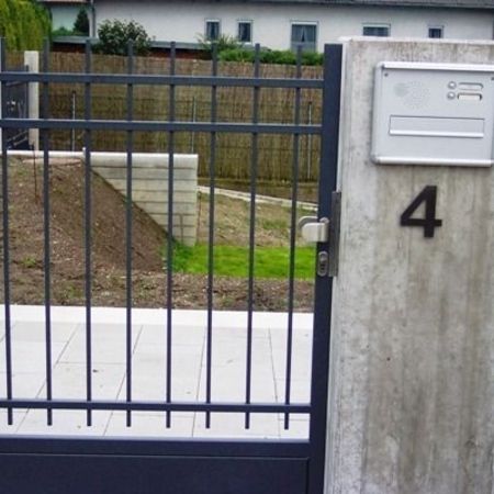 7. Schmiedeeisentür