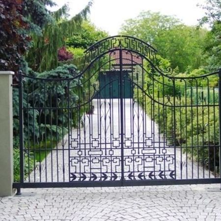 45. Schmiedeeisentor