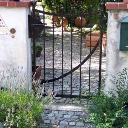 4. Schmiedeeisentür