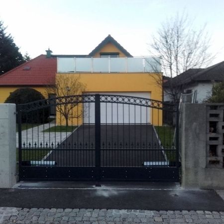 52. Schmiedeeisentor