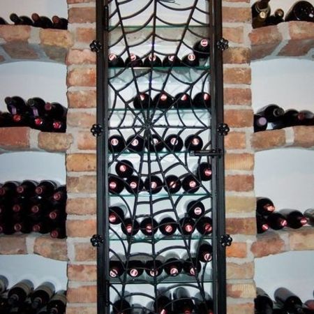 1. Tür für Weinregal
