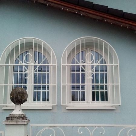 22. Schmiedeeisenfenstergitter